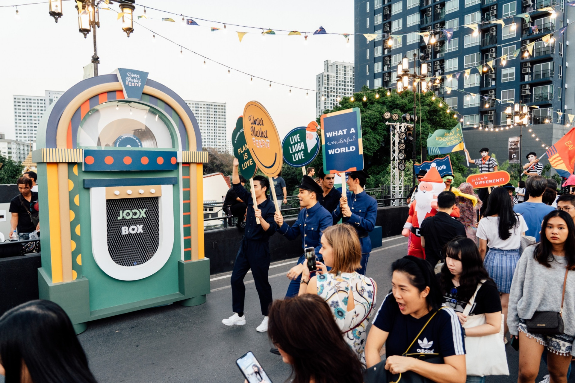 Winter Market Fest Joox Box