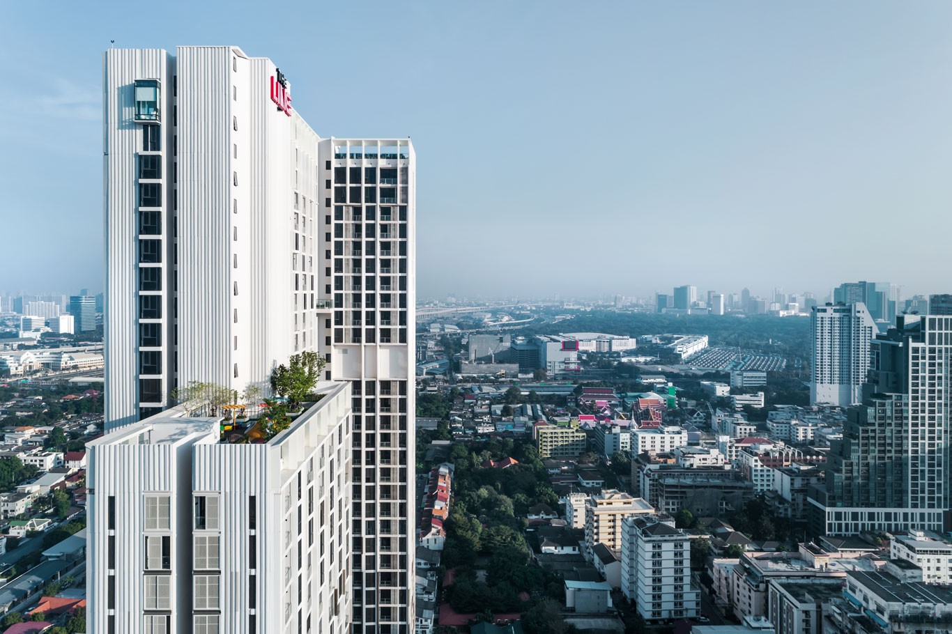 เดอะ ไลน์ พหล-ประดิพัทธ์ the line phahon-pradipat