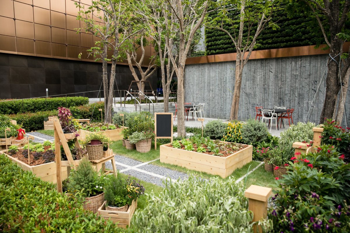 KHUN by YOO_SansiriBackyard