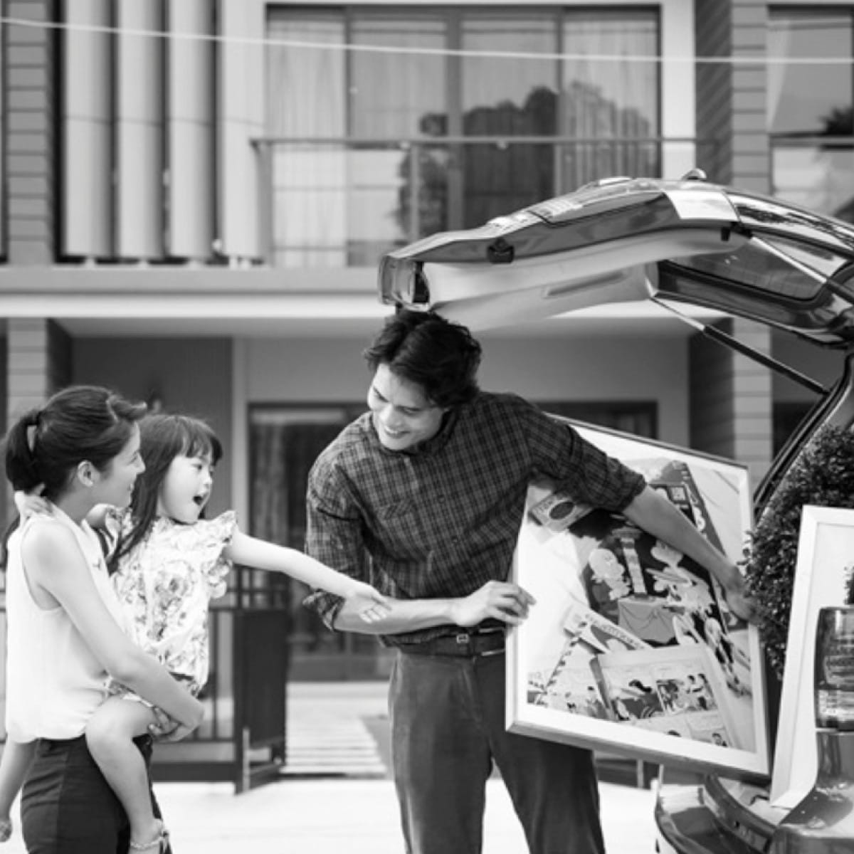 THE 40'S OF LIVING Making the 1st move Black & White images โมเมนต์ที่งดงามของทุกชีวิตเมื่อชีวิตได้พบกับบ้าน